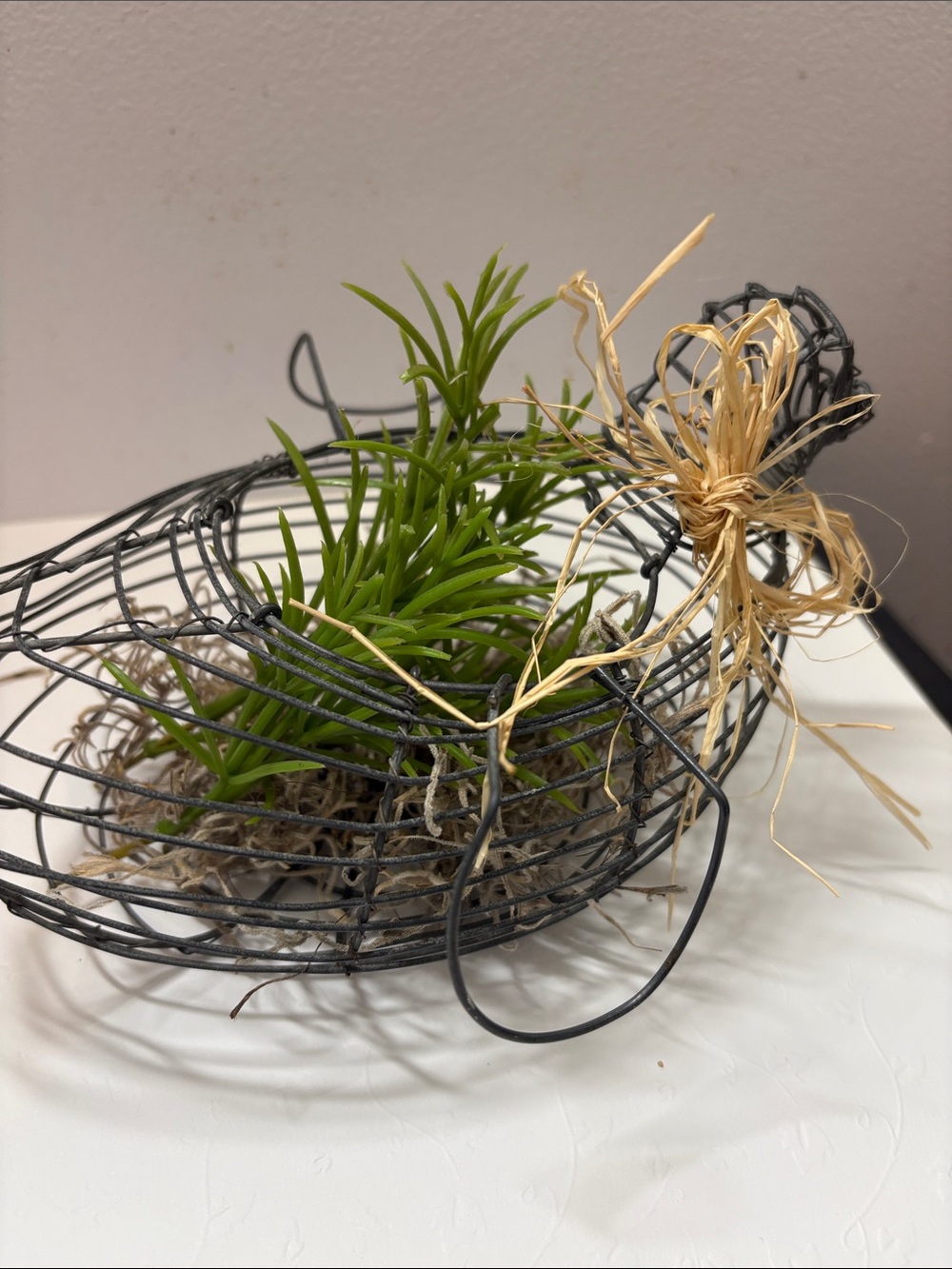 Rustic Egg Wire Basket/Chicken Shaped - Picture 4 of 4